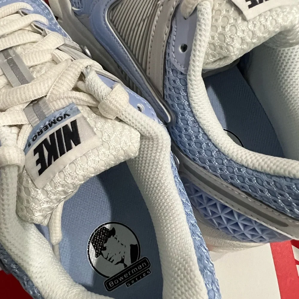 😍 NEW!!Nike Air Zoom Vomero 5
“Royal Tint and Photon Dust” - Picture 4 of 7
